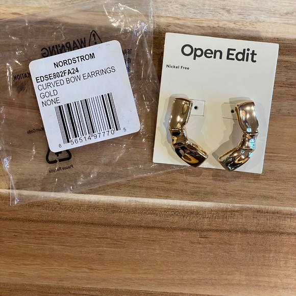 NWT - Open Edit- Curved Bow Earrings - Picture 2 of 3